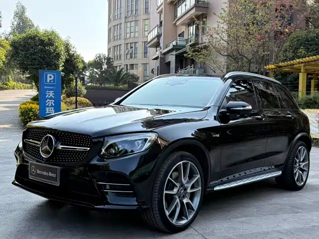 MERCEDES-BENZ GLC AMG
