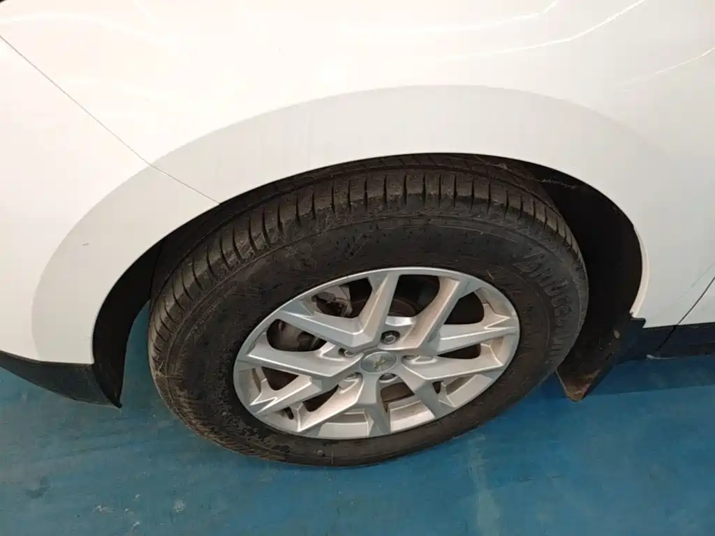 Chevrolet Equinox — миниатюра 23