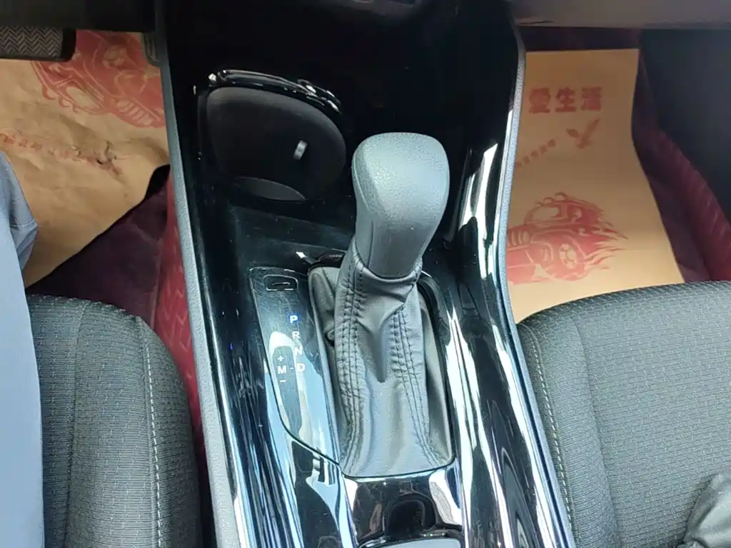 Toyota IZOA — миниатюра 14