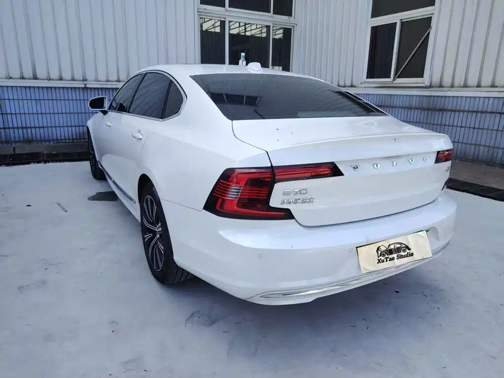 Volvo S90 — миниатюра 10
