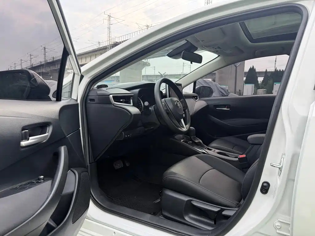 Toyota Corolla — миниатюра 8