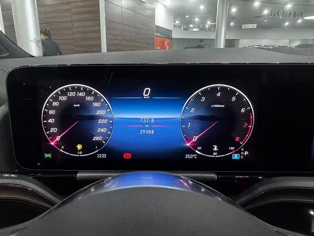 Mercedes-Benz GLA — миниатюра 12