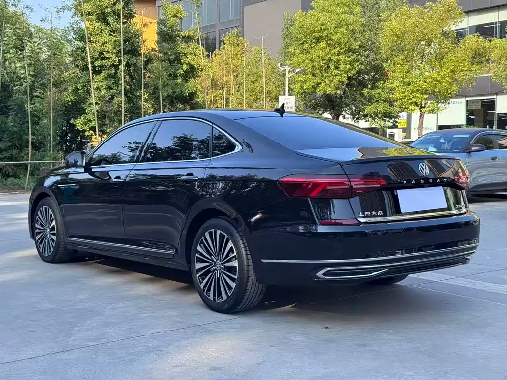 Volkswagen Passat — миниатюра 14