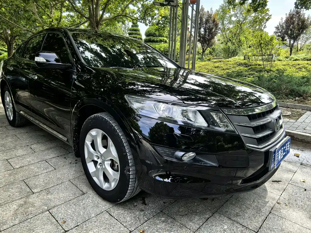 Honda Crosstour 2.4L Luxury Edition, фото 2