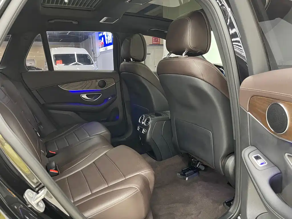 Mercedes-Benz GLC — миниатюра 12