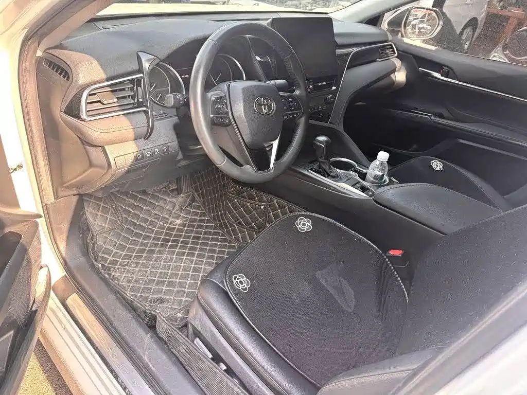 Toyota Camry — миниатюра 6