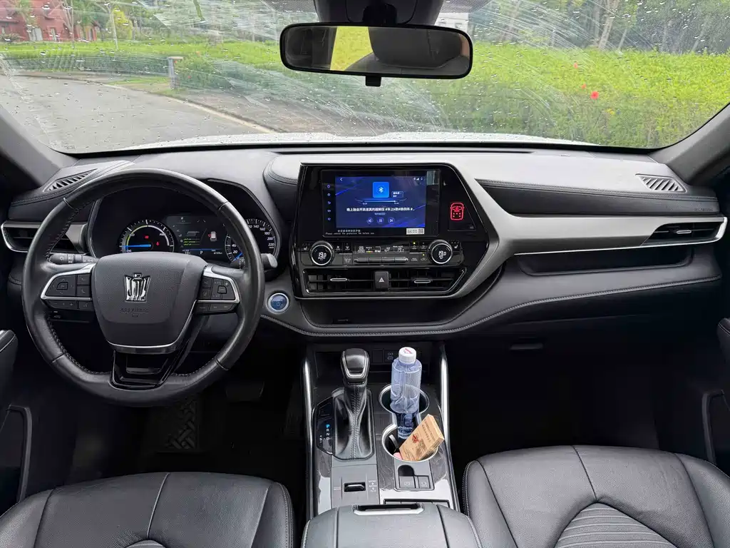 Toyota Crown Kluger — миниатюра 5