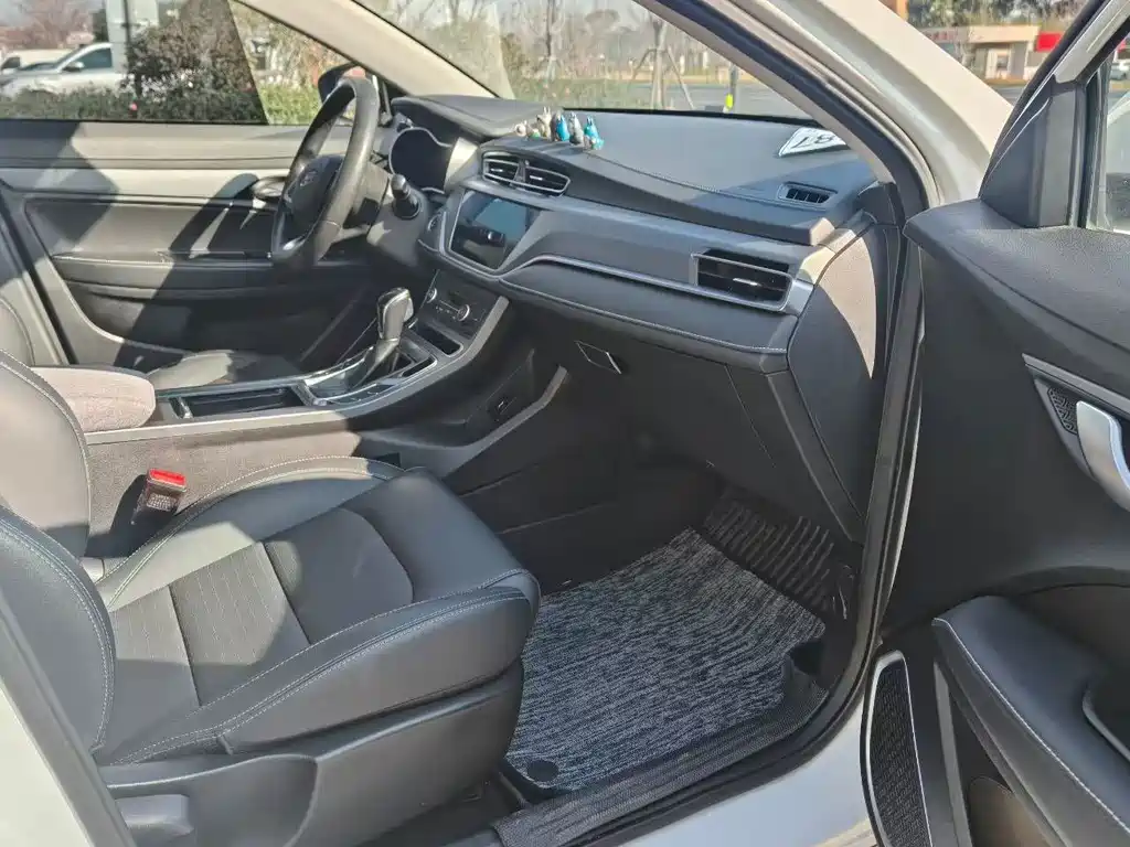 Geely Emgrand — миниатюра 5