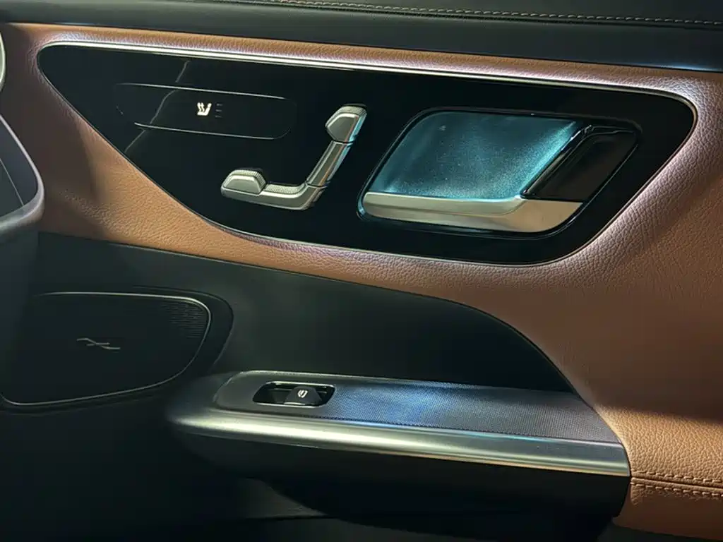 Mercedes-Benz GLC — миниатюра 10