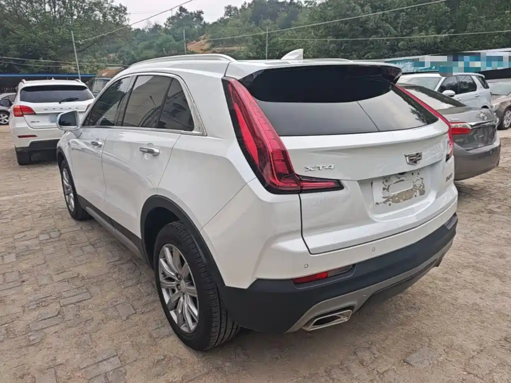 Cadillac XT4 — миниатюра 5