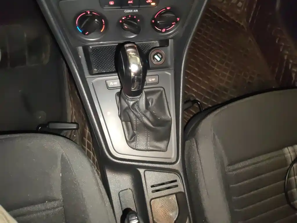 Volkswagen Lavida — миниатюра 7
