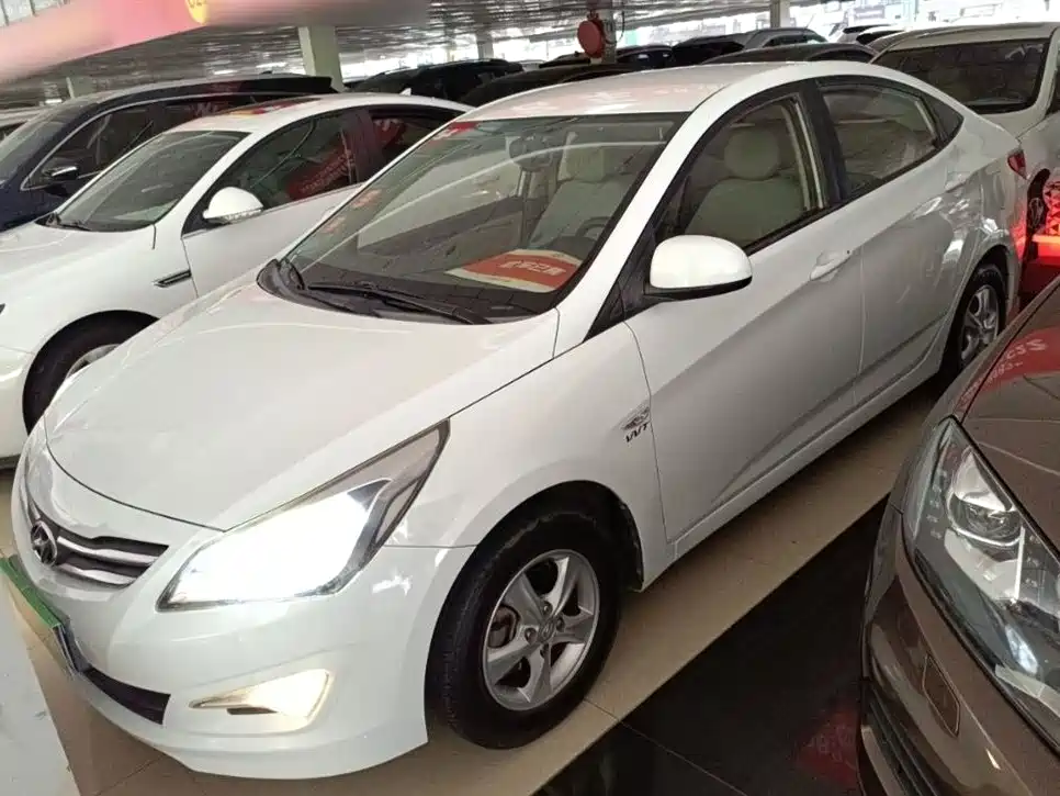 Hyundai Verna 2015