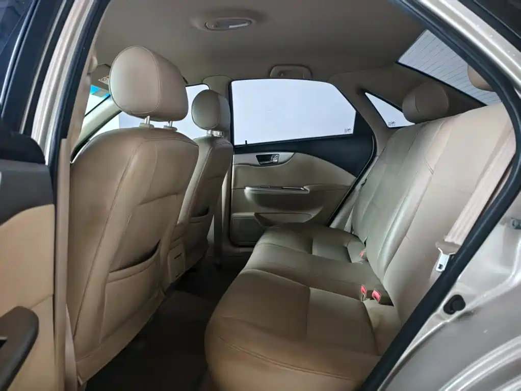 Buick Excelle — миниатюра 9