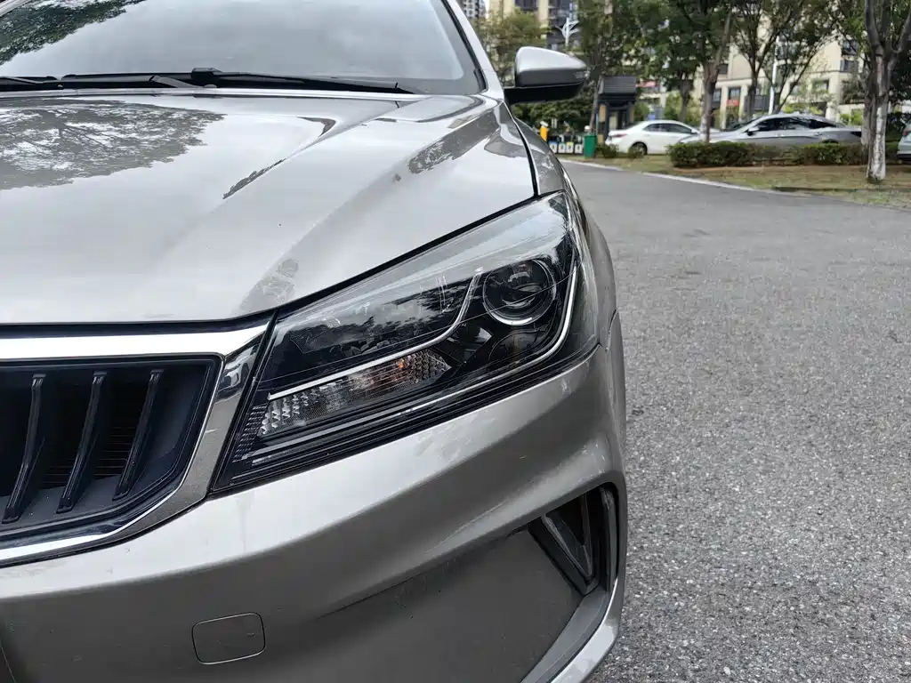 Geely Emgrand — миниатюра 15