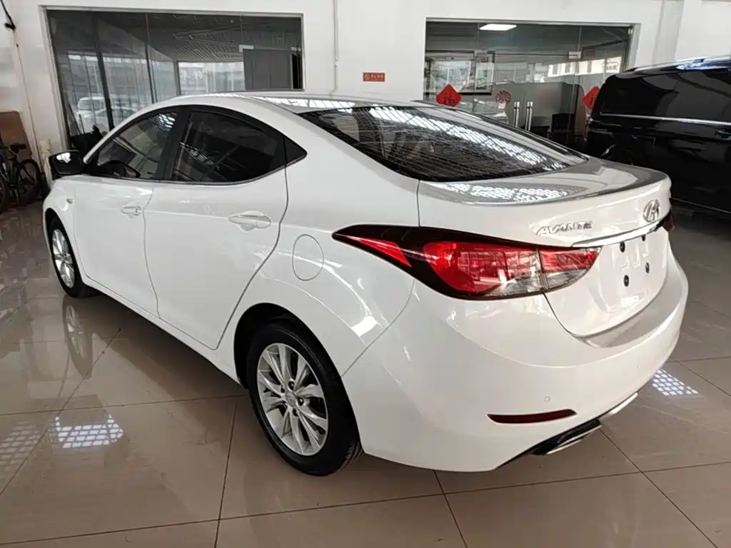 Hyundai Elantra Langdong — миниатюра 5