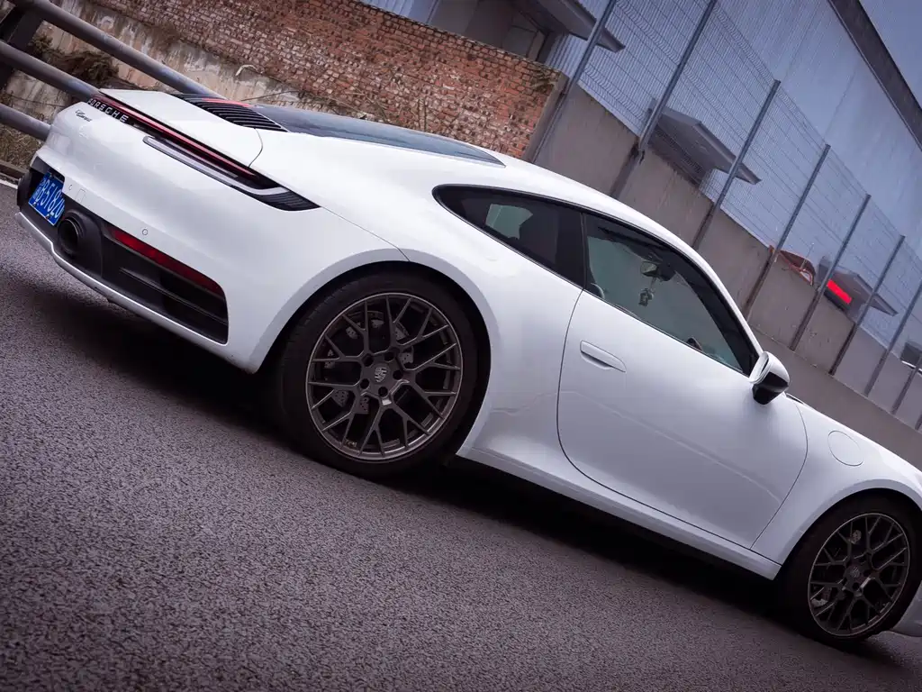 Porsche 911 2023 Carrera 3.0T