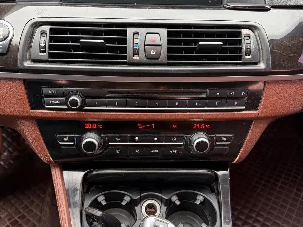BMW 5 Series — миниатюра 21