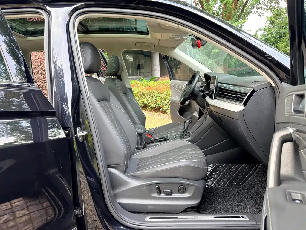 Volkswagen Tiguan L — миниатюра 12