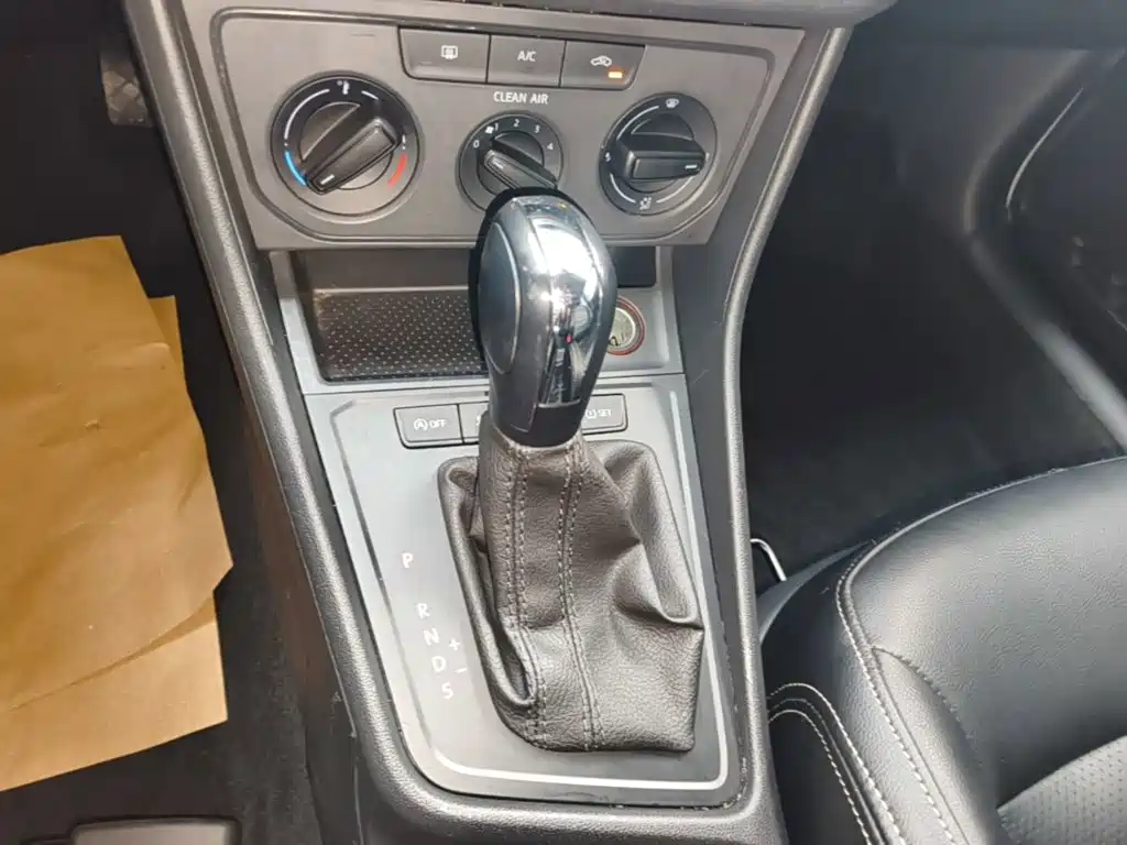 Volkswagen Lavida — миниатюра 14