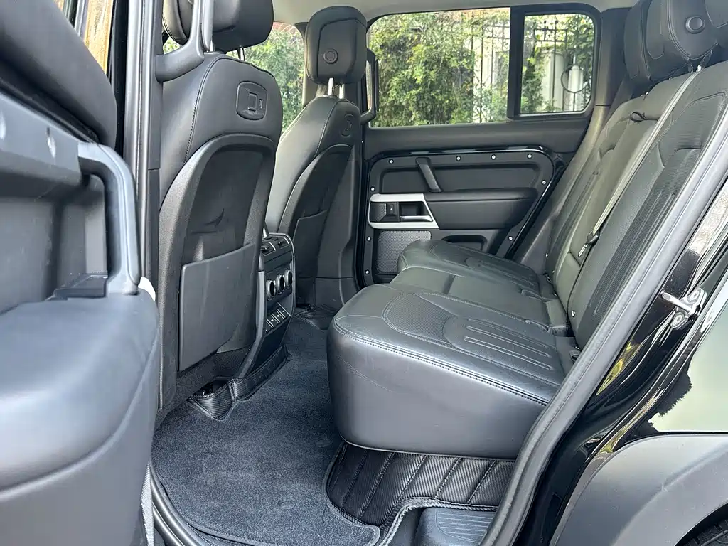 Land Rover Defender — миниатюра 11