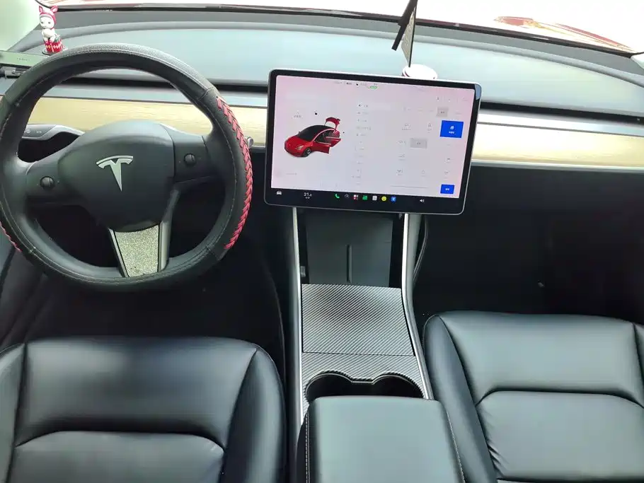 Tesla Model 3 — миниатюра 12