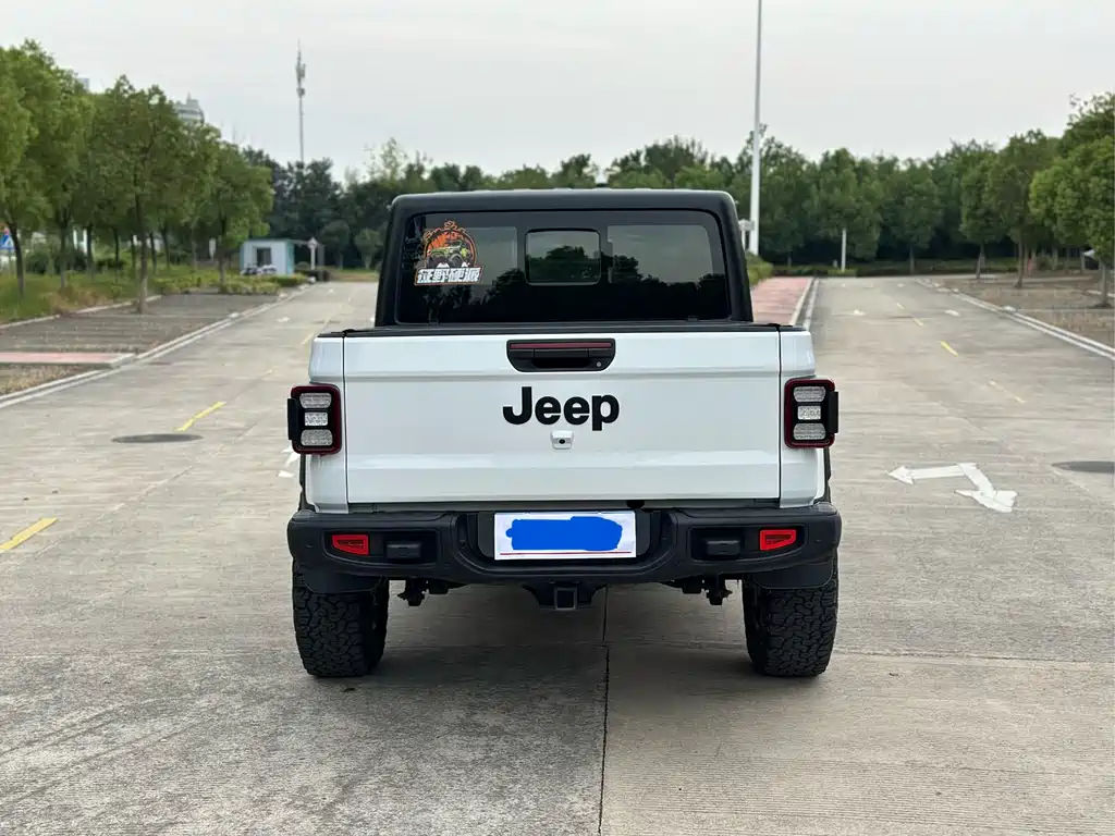 Jeep Gladiator — миниатюра 5