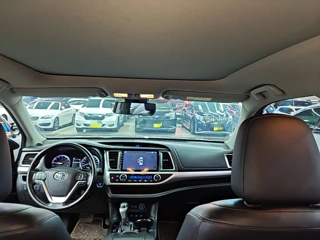 Toyota Highlander — миниатюра 18
