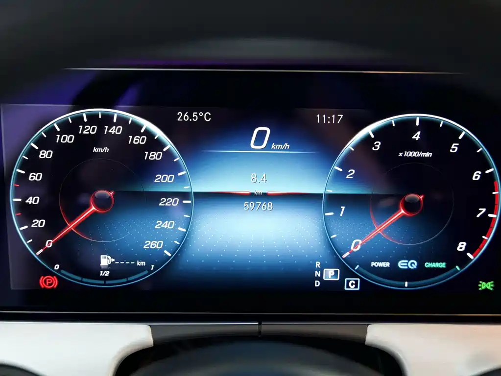 Mercedes-Benz E-Class (Import) — миниатюра 13
