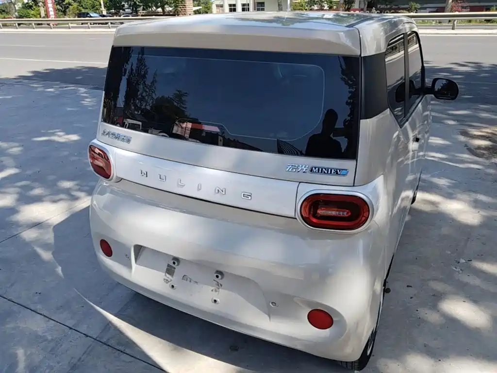 Wuling MINIEV — миниатюра 7