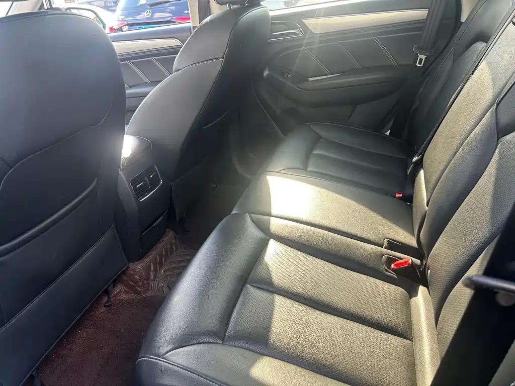 Roewe RX5 — миниатюра 8
