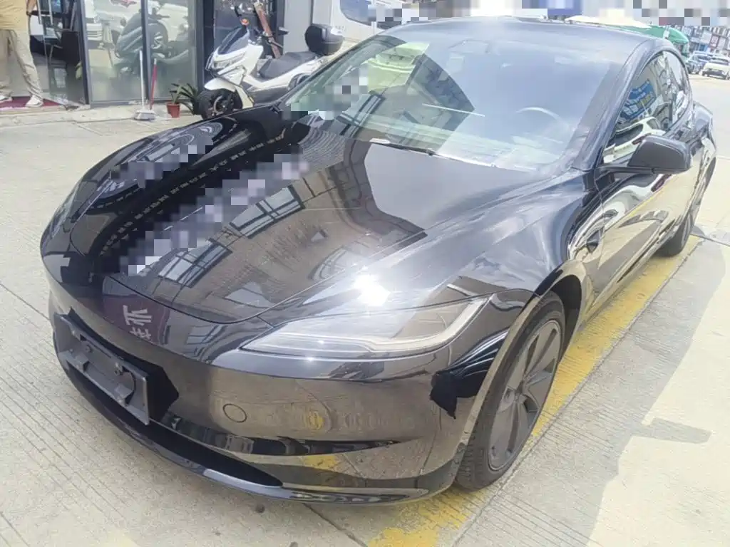 Tesla Model 3 — миниатюра 2