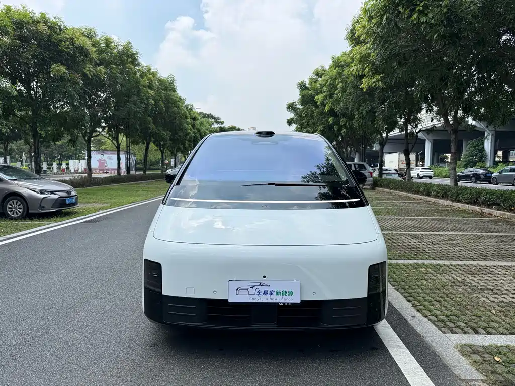 Li Auto Li MEGA — миниатюра 2