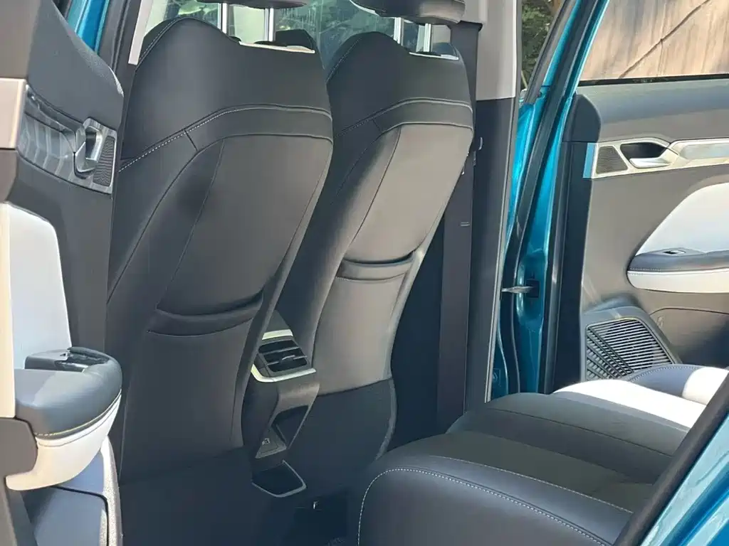 Geely Emgrand L — миниатюра 7