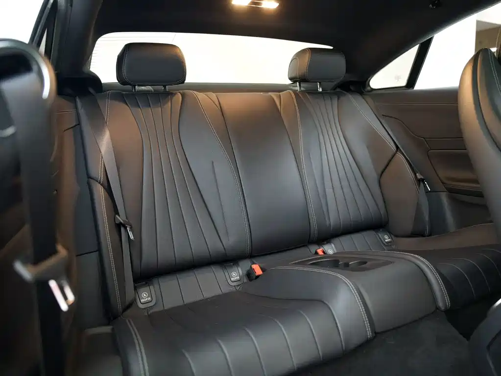 Mercedes-Benz E-Class (Import) — миниатюра 8