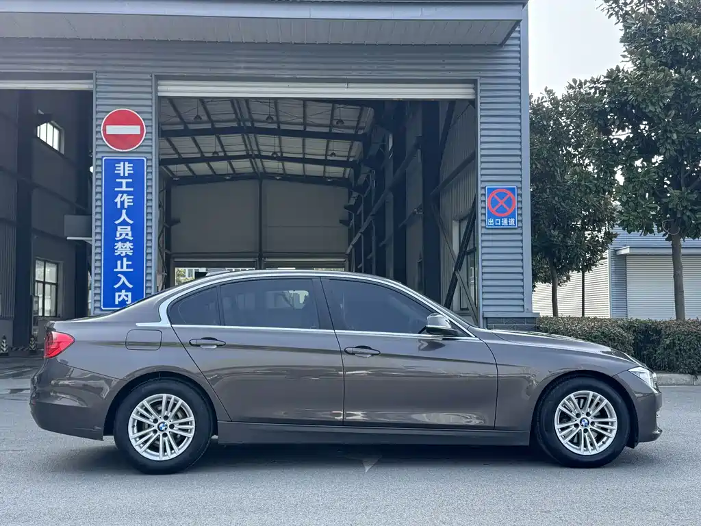 BMW 3 Series — миниатюра 7
