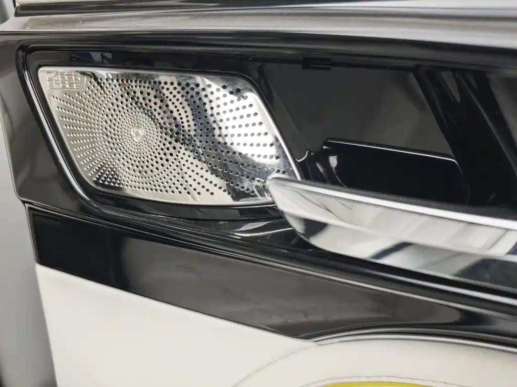 TANK CO CREATION TANK 300