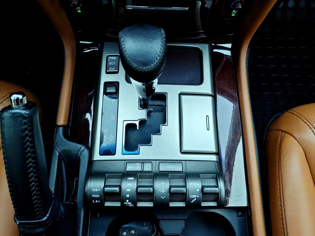 Lexus LX — миниатюра 13