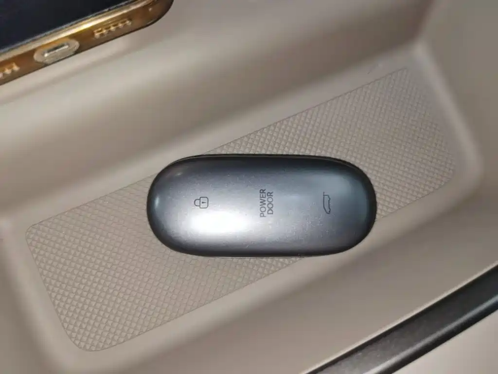 Li Auto Li MEGA — миниатюра 9