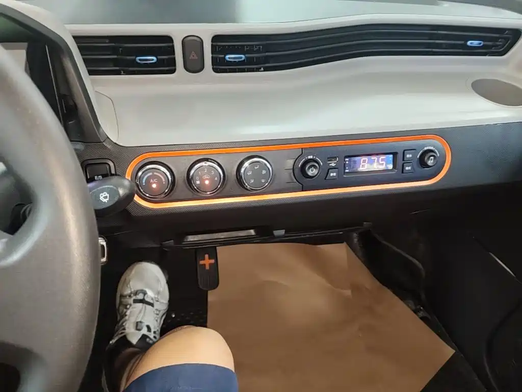Wuling MINIEV — миниатюра 13