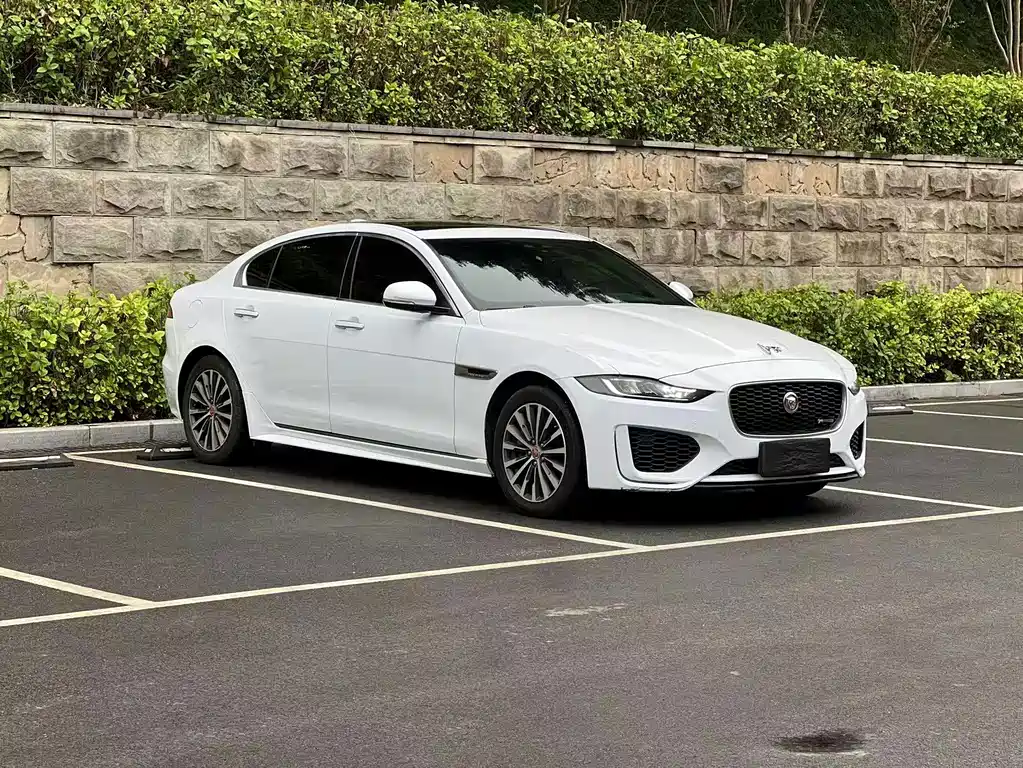 Jaguar XEL — миниатюра 3