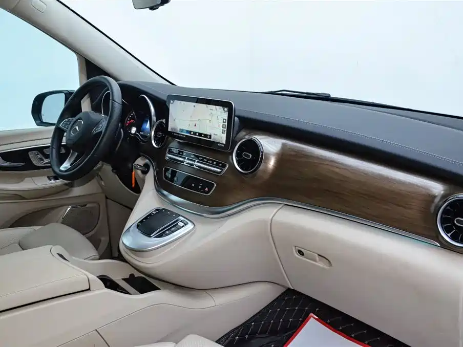 MERCEDES-BENZ V CLASS