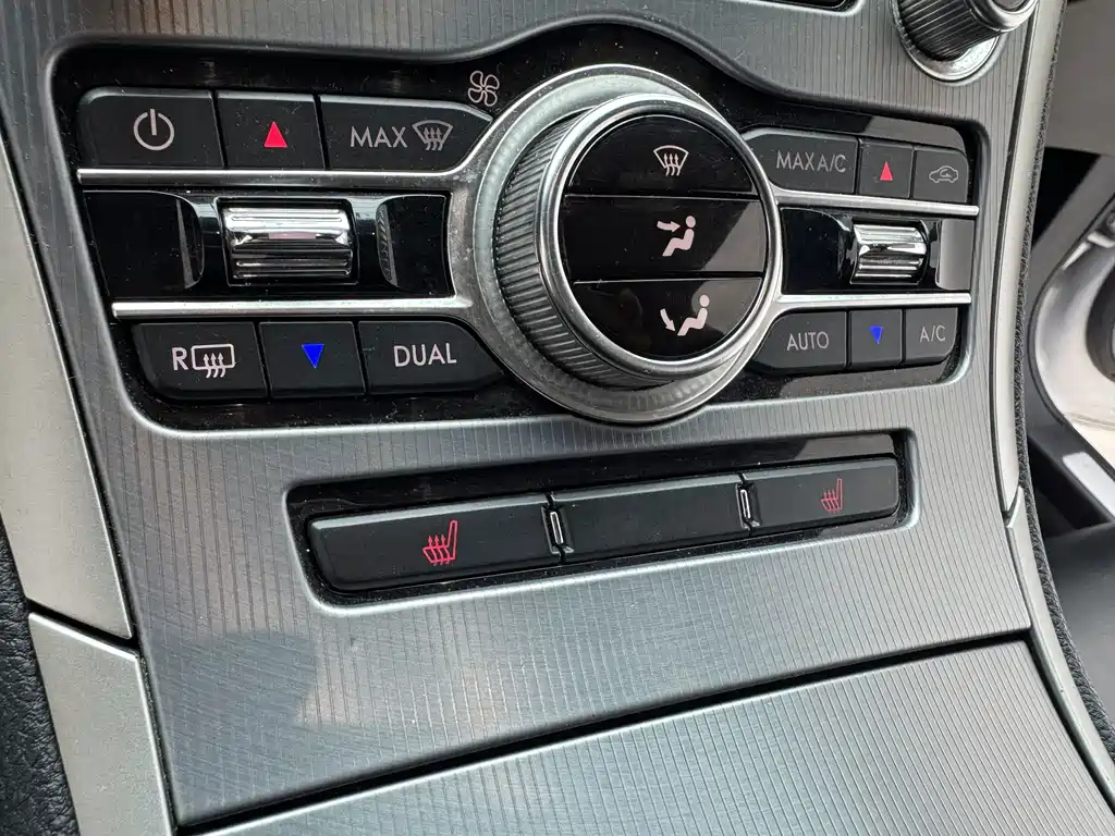 Lincoln MKZ — миниатюра 10