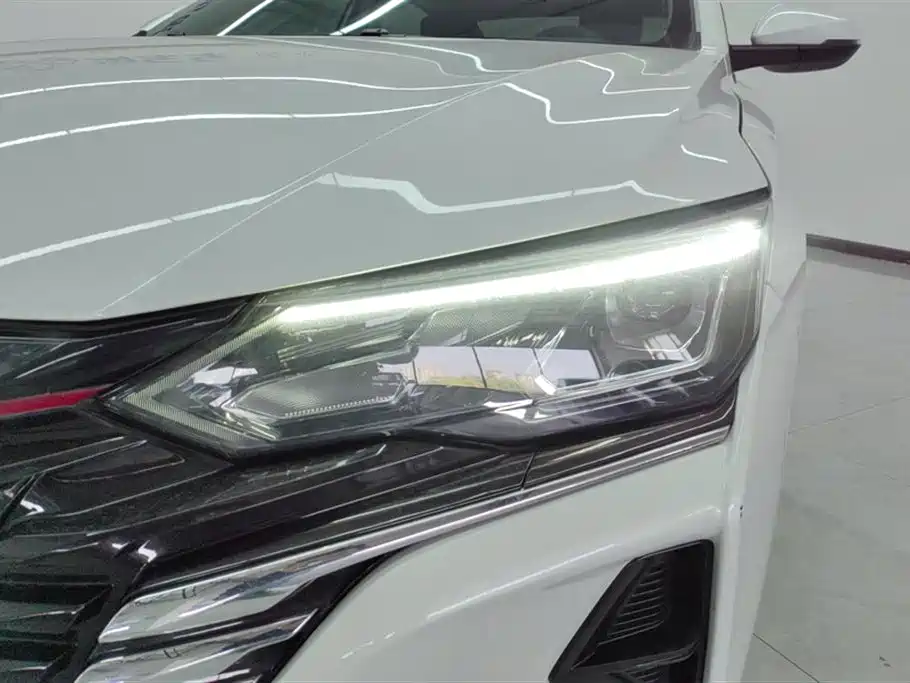 DONGFENG YI HYUN MAX