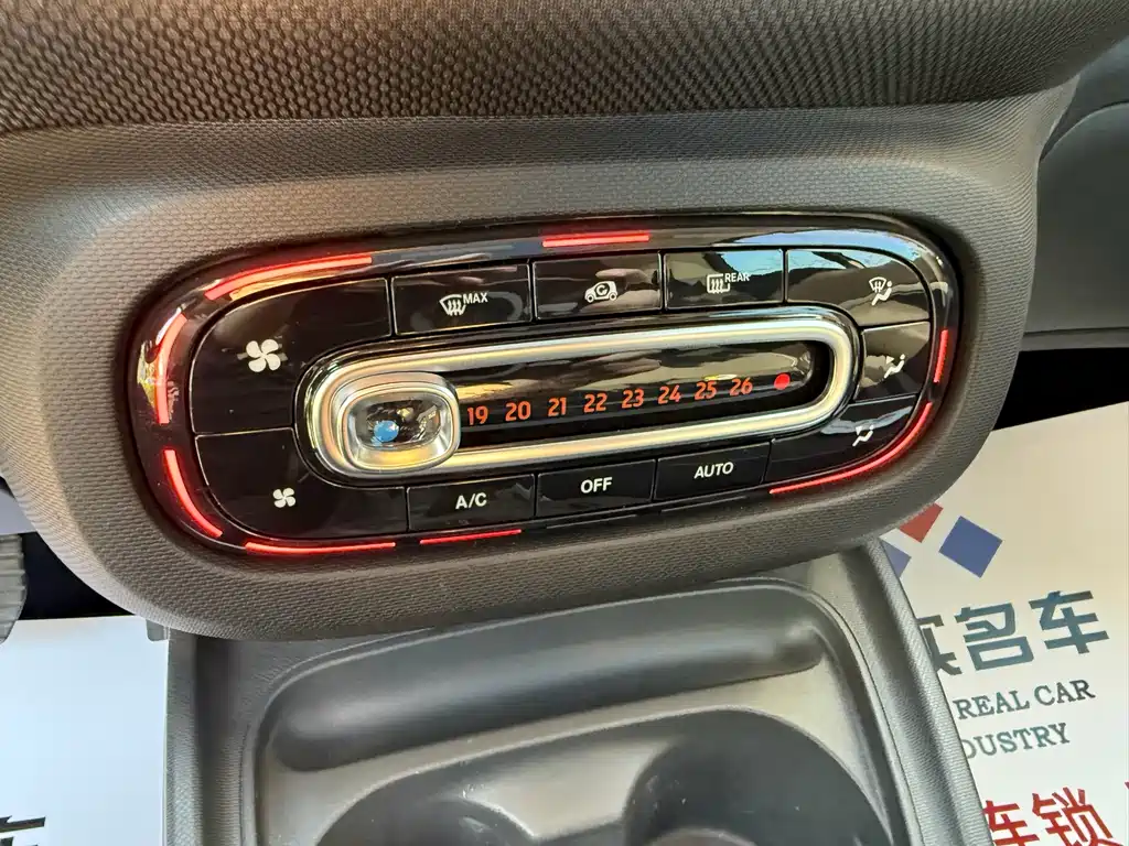 smart Smart Fortwo — миниатюра 12