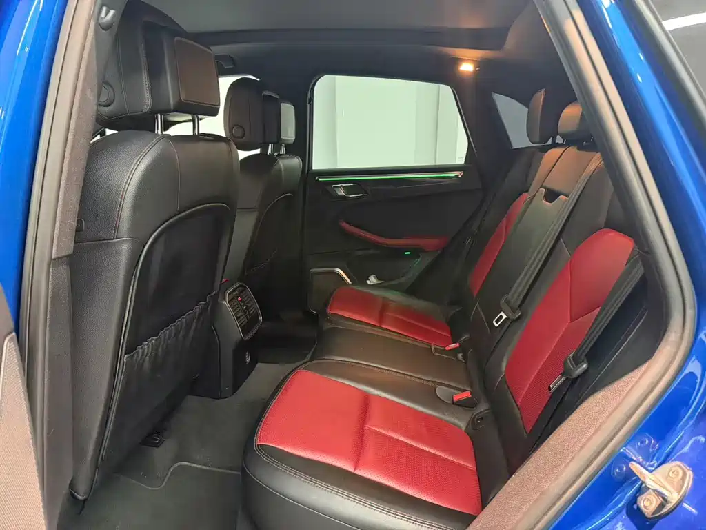 Porsche Macan — миниатюра 6