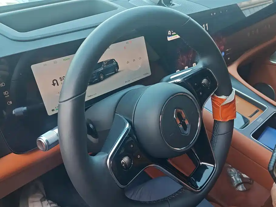 AITO ASK THE WORLD M8