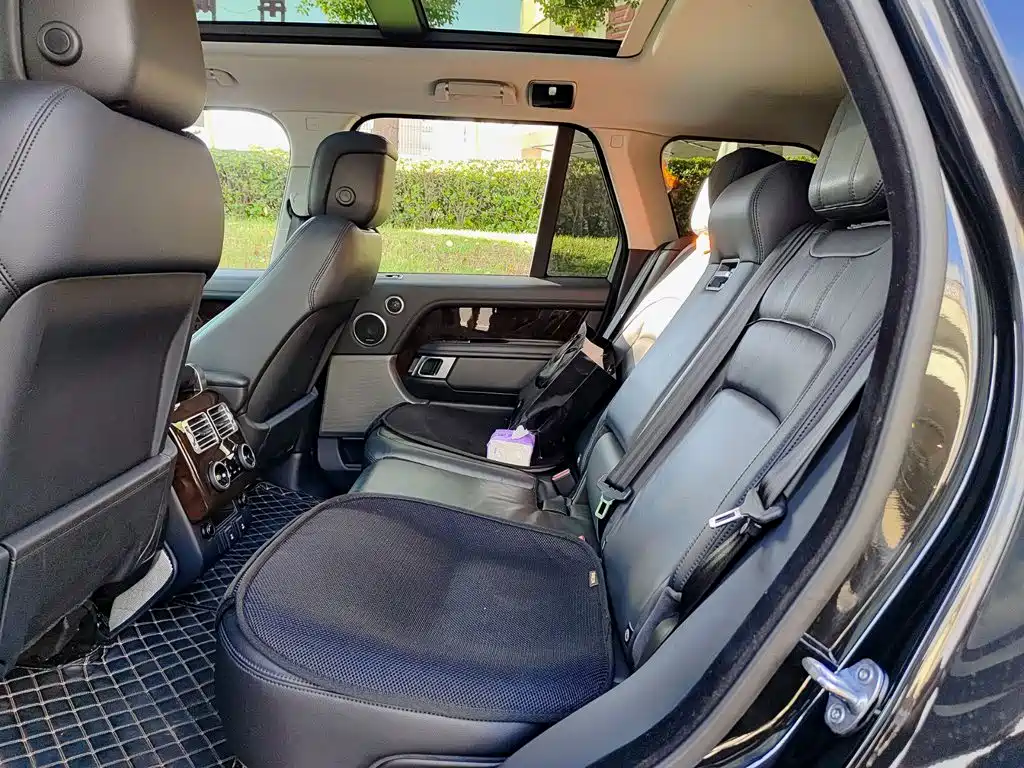 Land Rover Range Rover — миниатюра 8