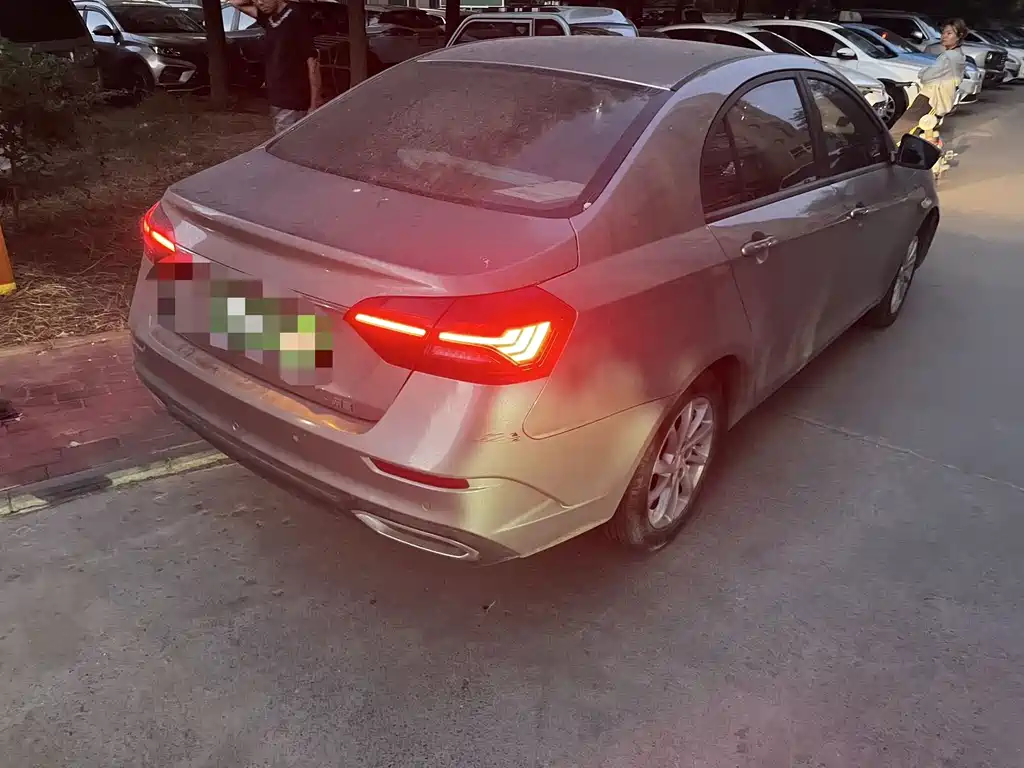 Geely Emgrand — миниатюра 4