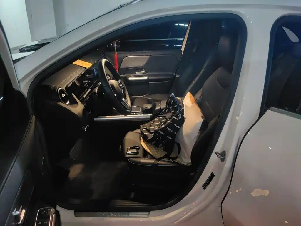 Mercedes-Benz GLA — миниатюра 11