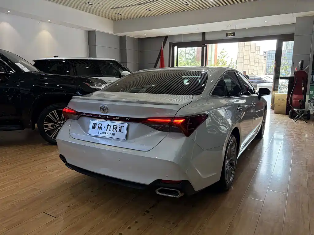 Toyota Avalon — миниатюра 14